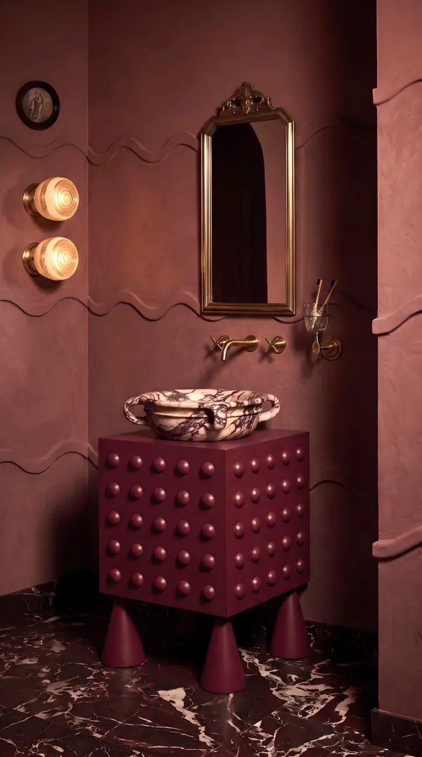 Bordo, topuz dokulu konsol lavabo dolabı ve mermer çanak